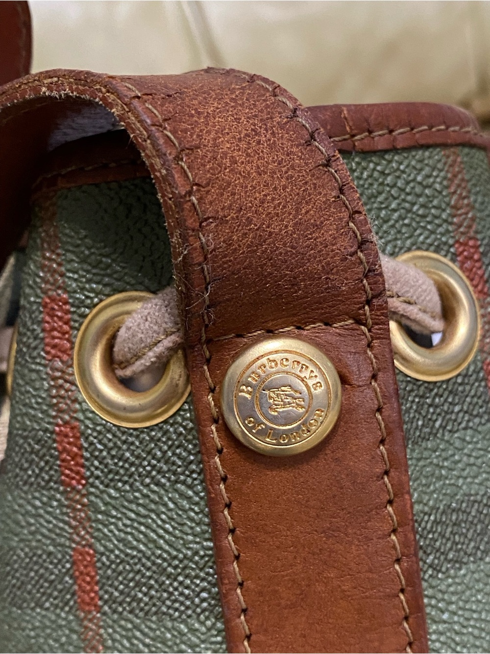 Vintage Burberry Sling Bag Drawstring Olive Haymarket Check Canvas Leather - Picture 12 of 16